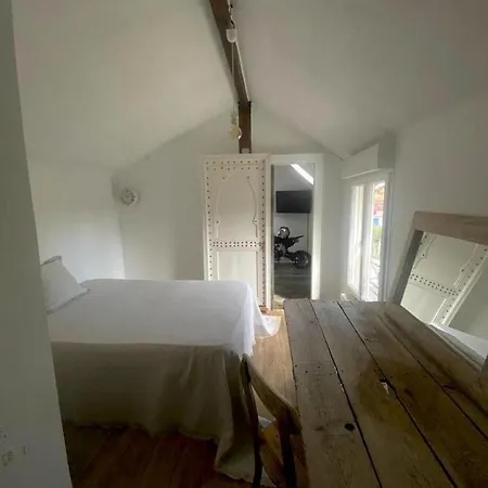 Holiday home Maison Atypique